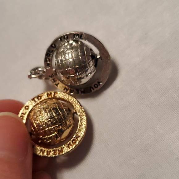 Vintage Monet spinning world charms - Picture 12 of 13